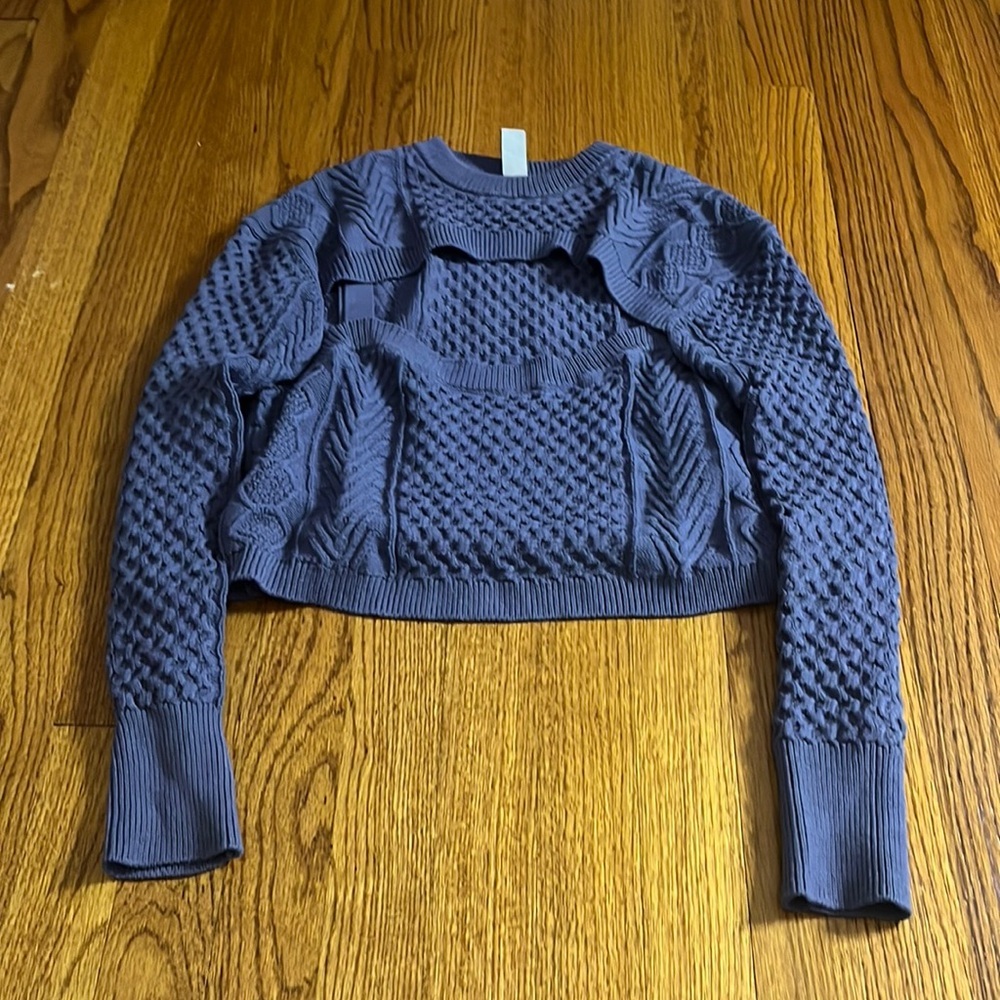 Sokie Collective Woman’s Cut Out Blue Sweater Size S